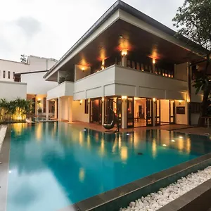 Court & Hotel
